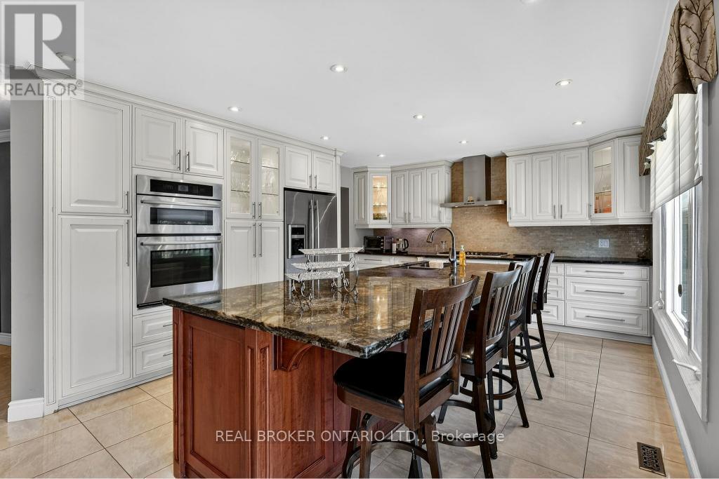 2145 Oneida Crescent, Mississauga, Ontario  L5C 1V7 - Photo 15 - W12924292