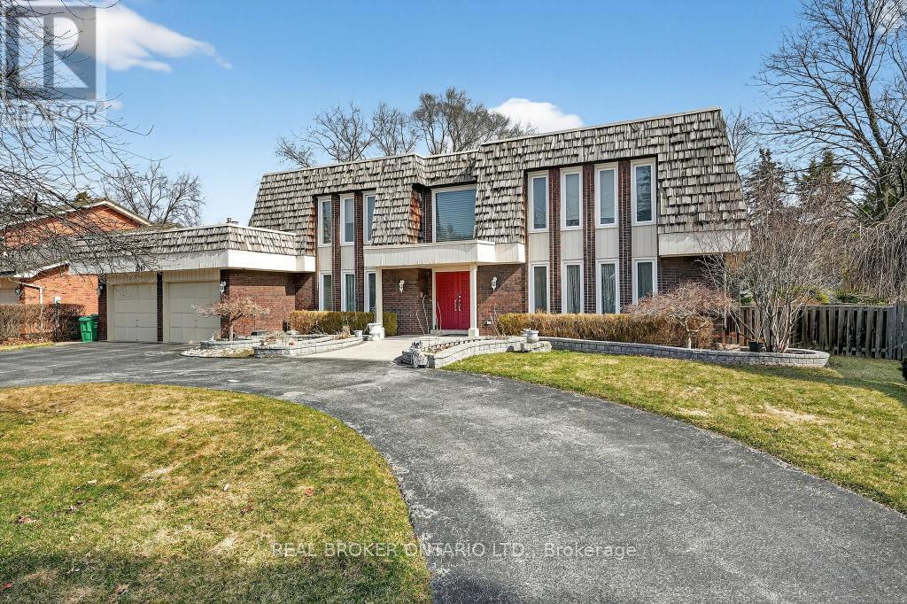 2145 Oneida Crescent, Mississauga, Ontario  L5C 1V7 - Photo 2 - W12924292