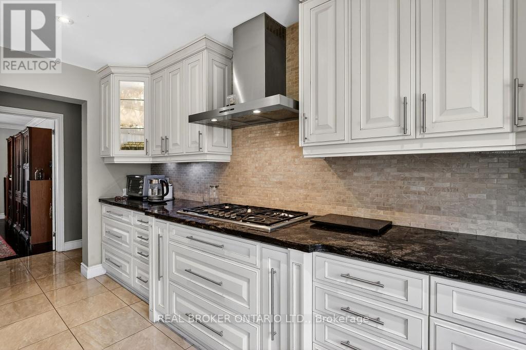 2145 Oneida Crescent, Mississauga, Ontario  L5C 1V7 - Photo 20 - W12924292