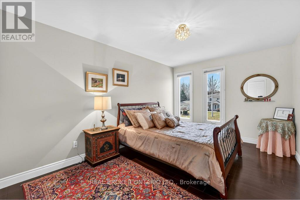 2145 Oneida Crescent, Mississauga, Ontario  L5C 1V7 - Photo 27 - W12924292