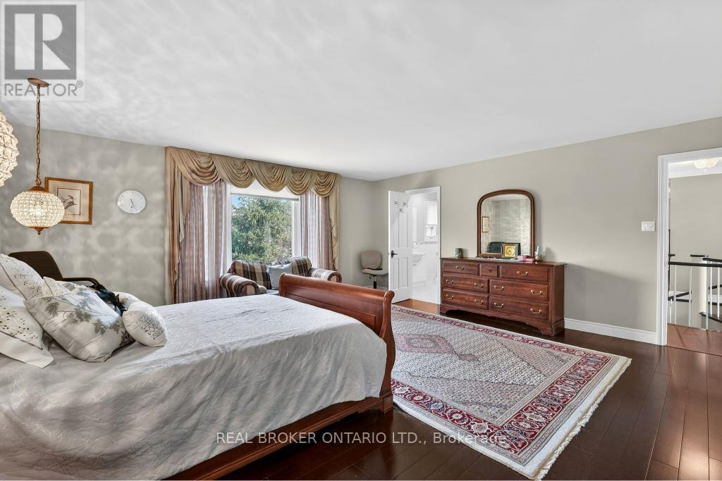 2145 Oneida Crescent, Mississauga, Ontario  L5C 1V7 - Photo 30 - W12924292