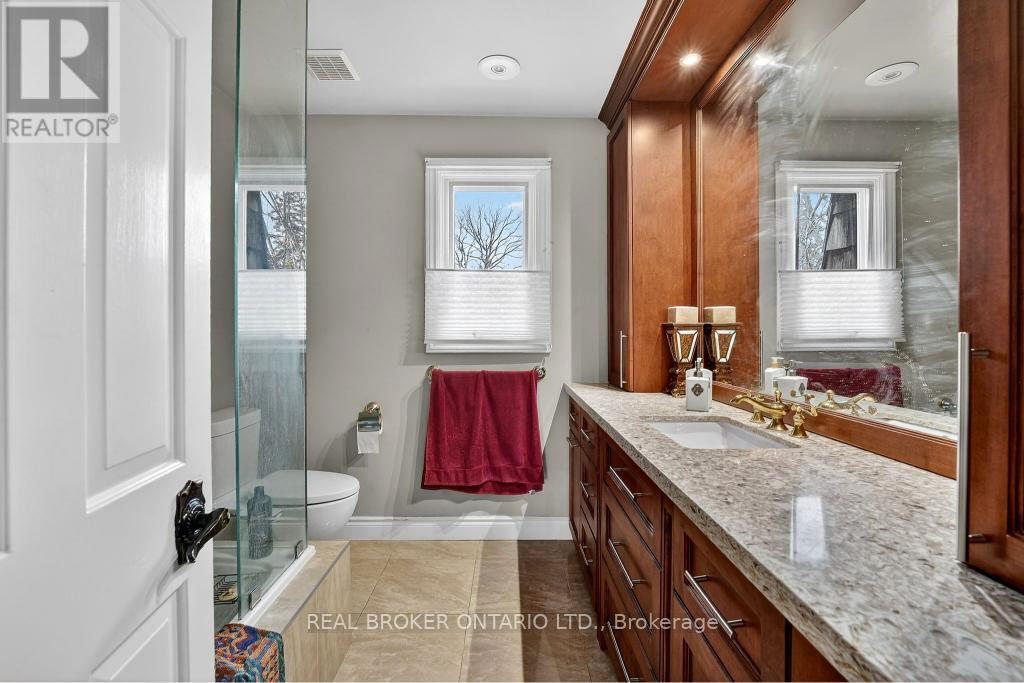 2145 Oneida Crescent, Mississauga, Ontario  L5C 1V7 - Photo 35 - W12924292