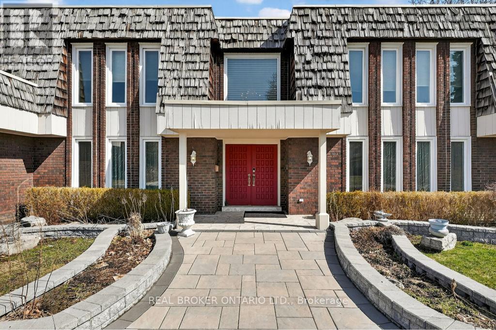 2145 Oneida Crescent, Mississauga, Ontario  L5C 1V7 - Photo 4 - W12924292