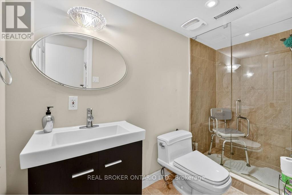 2145 Oneida Crescent, Mississauga, Ontario  L5C 1V7 - Photo 43 - W12924292