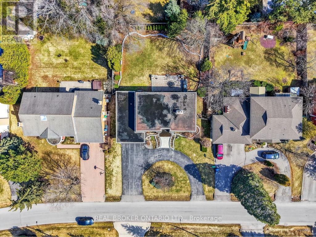 2145 Oneida Crescent, Mississauga, Ontario  L5C 1V7 - Photo 49 - W12924292