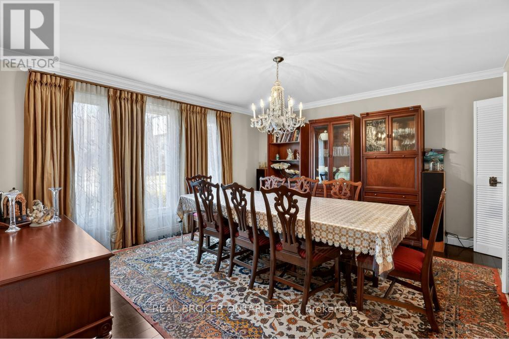 2145 Oneida Crescent, Mississauga, Ontario  L5C 1V7 - Photo 8 - W12924292