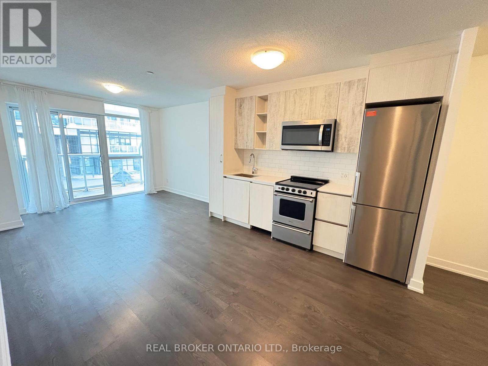 201 - 251 Manitoba Street, Toronto, Ontario  M8Y 1C9 - Photo 3 - W12924306