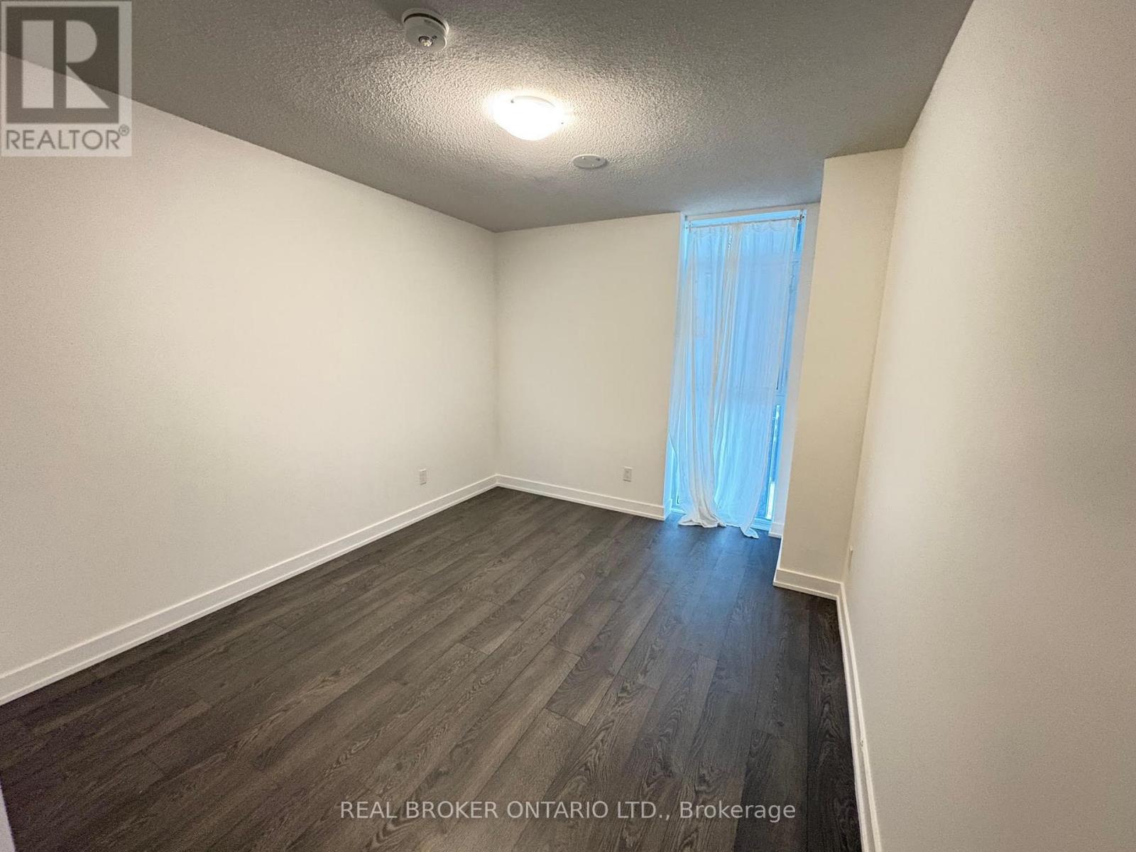 201 - 251 Manitoba Street, Toronto, Ontario  M8Y 1C9 - Photo 5 - W12924306