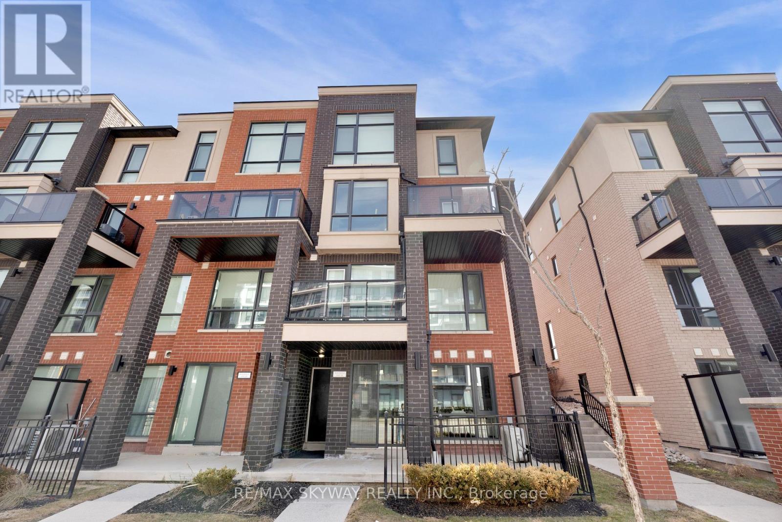 85 - 100 DUFAY ROAD, Brampton, Ontario