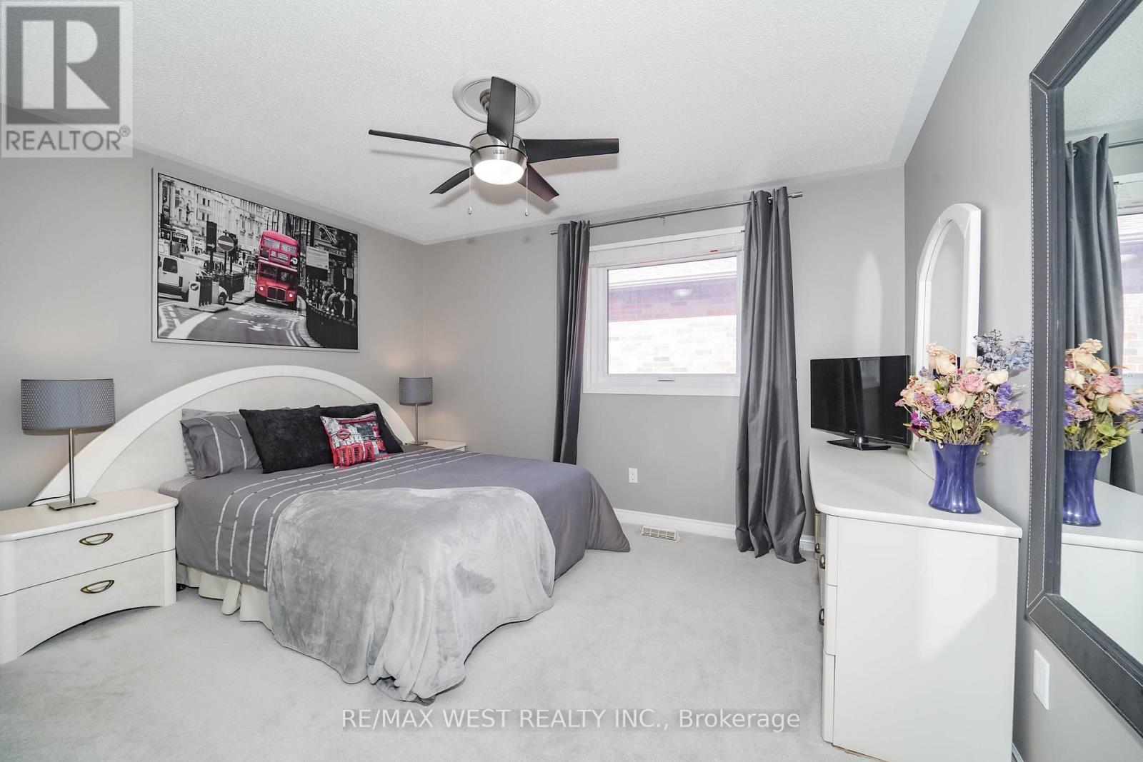 1155 Giles Gate, Oakville, Ontario  L6M 2S3 - Photo 10 - W12924348