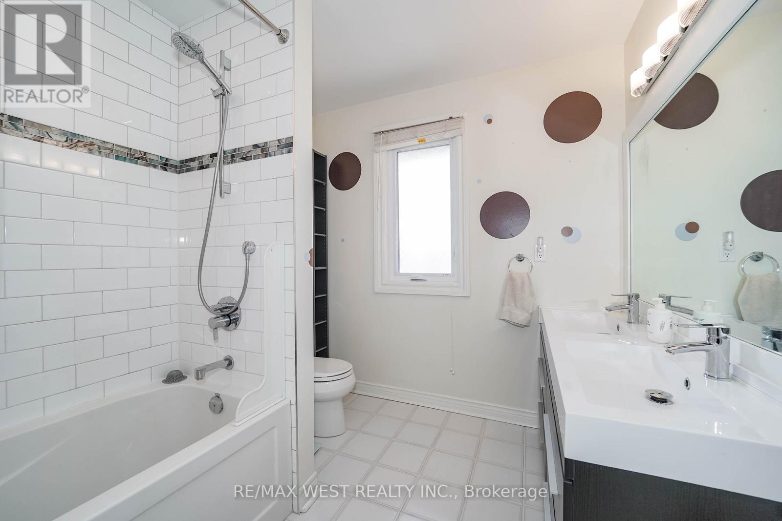 1155 Giles Gate, Oakville, Ontario  L6M 2S3 - Photo 13 - W12924348