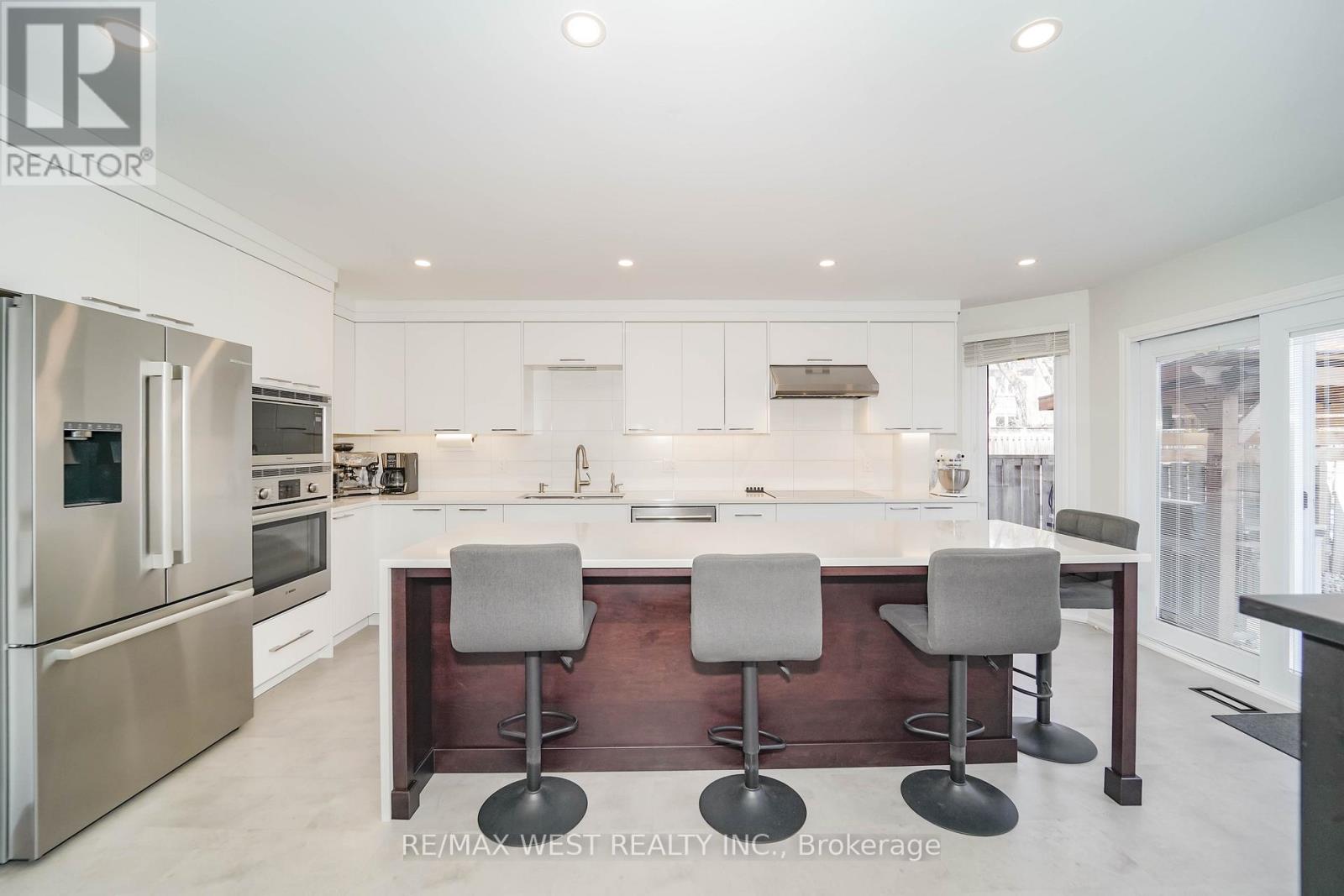 1155 Giles Gate, Oakville, Ontario  L6M 2S3 - Photo 4 - W12924348