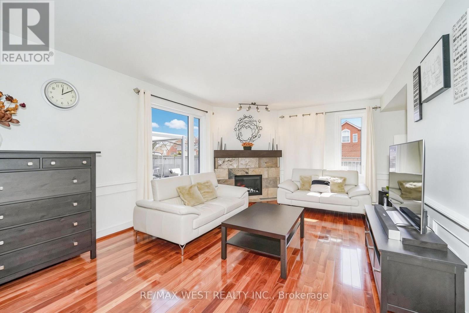 1155 Giles Gate, Oakville, Ontario  L6M 2S3 - Photo 6 - W12924348