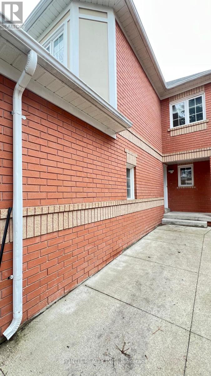 33 Clover Bloom Road, Brampton, Ontario  L6R 1S2 - Photo 2 - W12924382