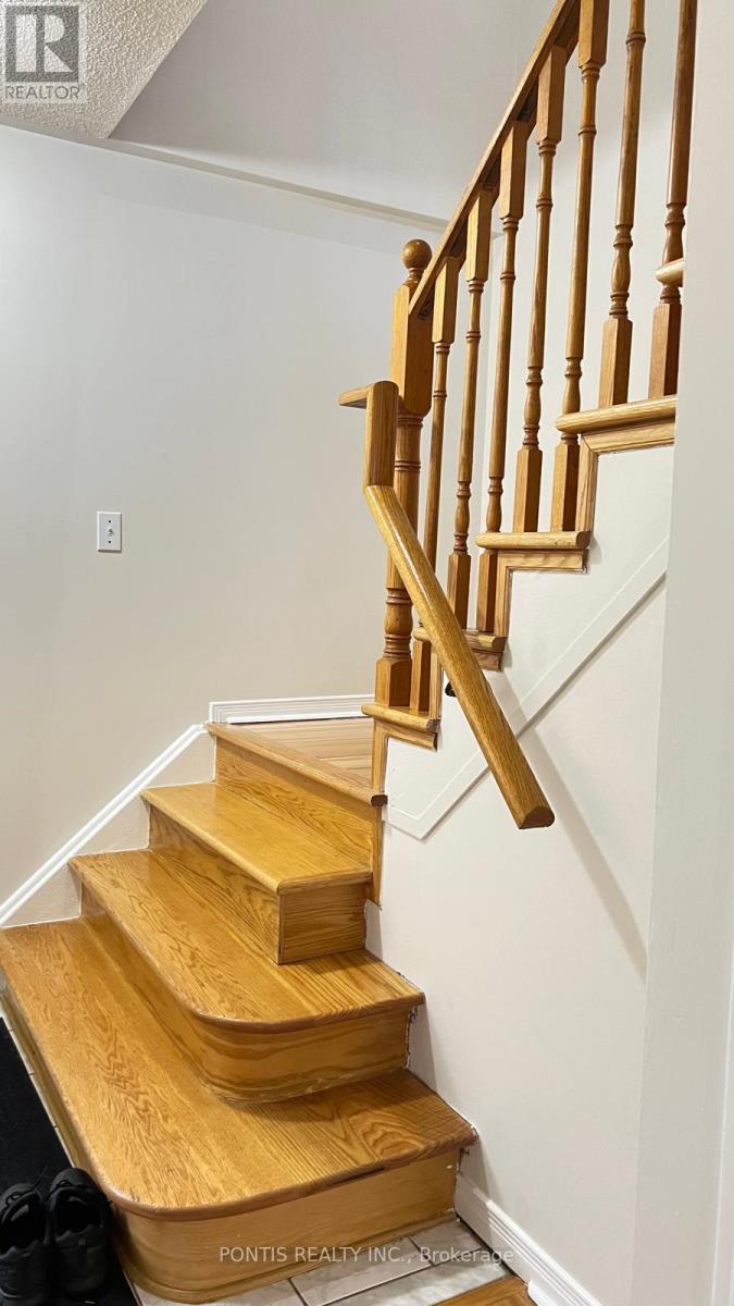 33 Clover Bloom Road, Brampton, Ontario  L6R 1S2 - Photo 6 - W12924382