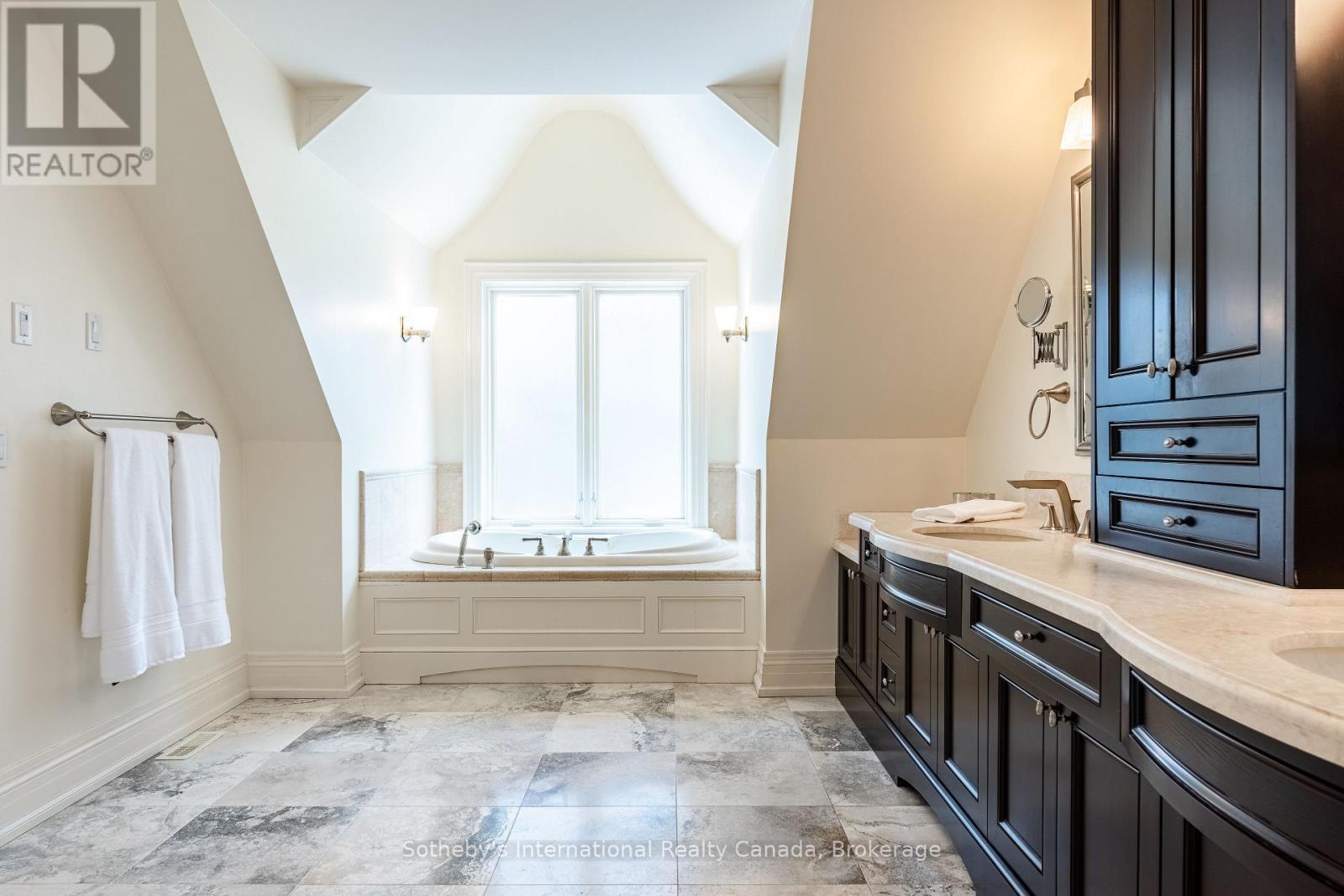 1106 Lavender Lane, Oakville, Ontario  L6J 1V2 - Photo 25 - W12728474