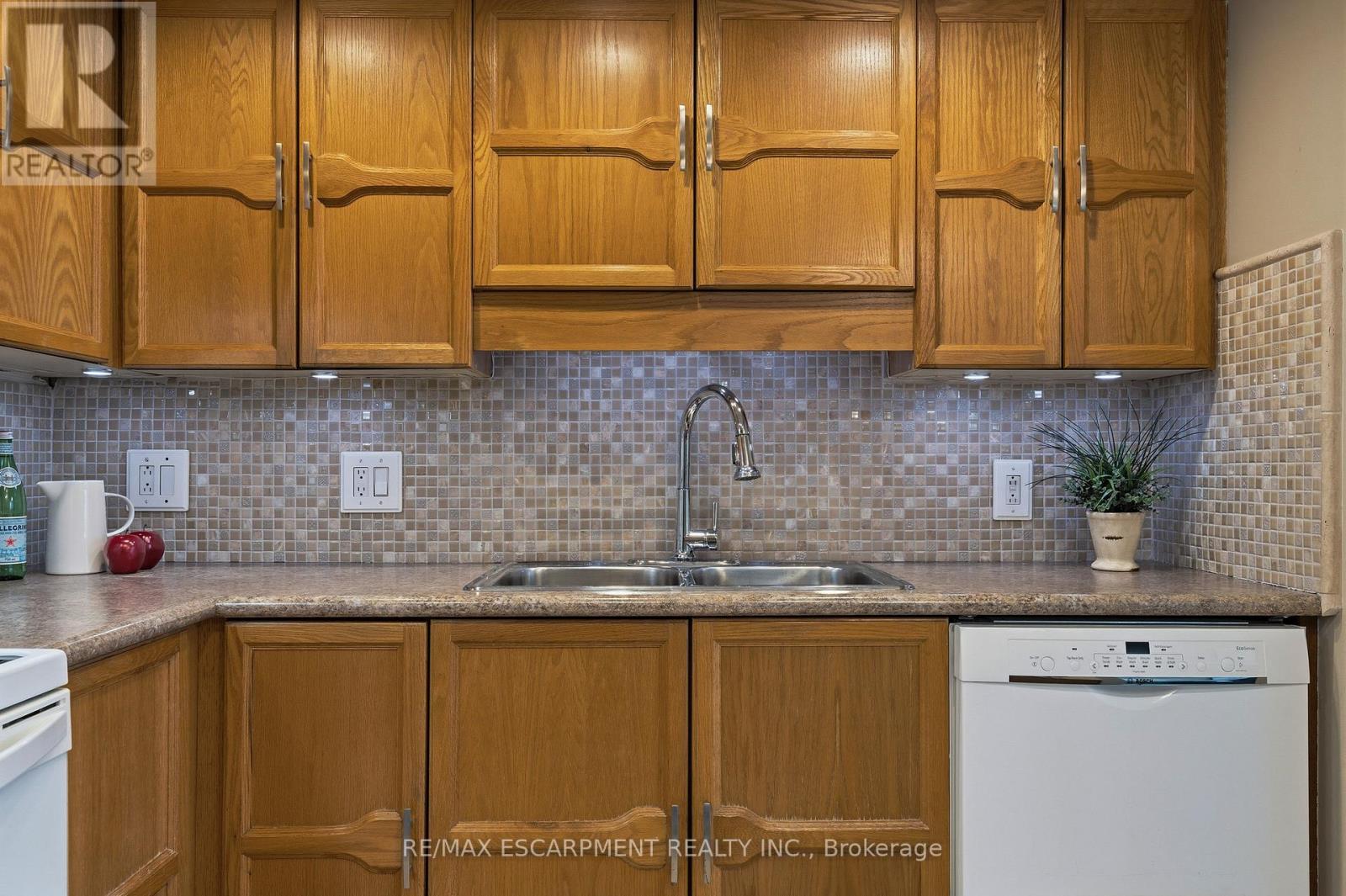 306 - 150 Wilson Street W, Hamilton, Ontario  L8R 1E2 - Photo 24 - X12789234