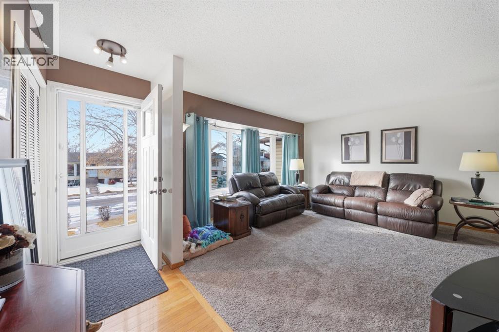 336 Whiteview Close NE, Calgary, Alberta  T1Y 1R3 - Photo 6 - A2291815