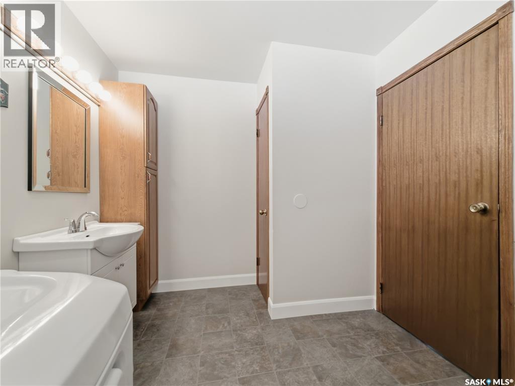 82 Burton Street, Grand Coulee, Saskatchewan  S4M 0A3 - Photo 16 - SK031368