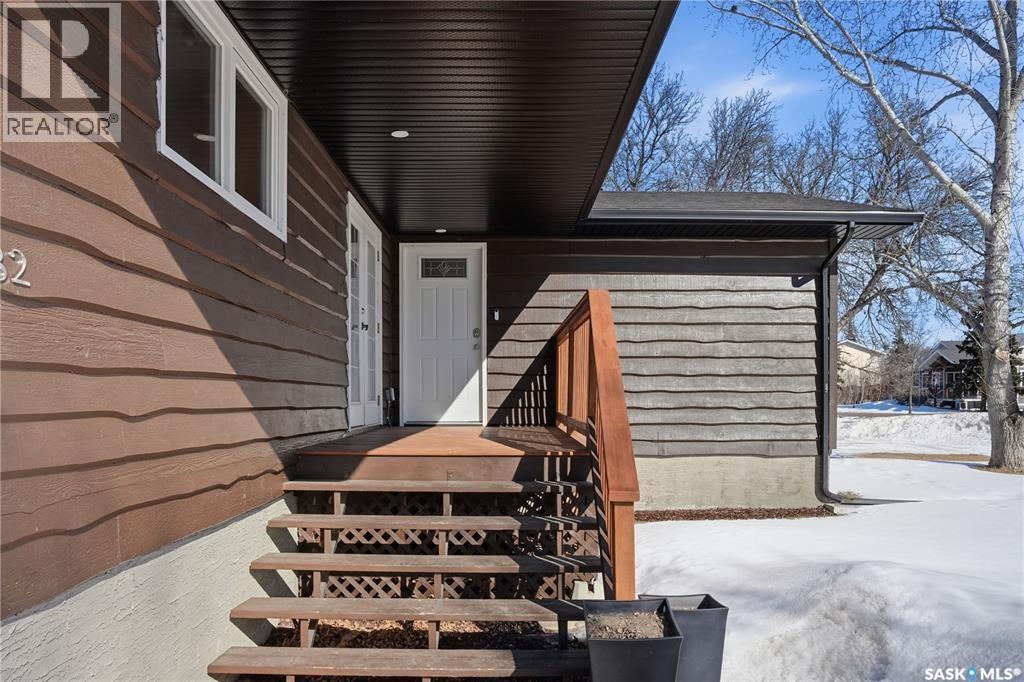 82 Burton Street, Grand Coulee, Saskatchewan  S4M 0A3 - Photo 4 - SK031368