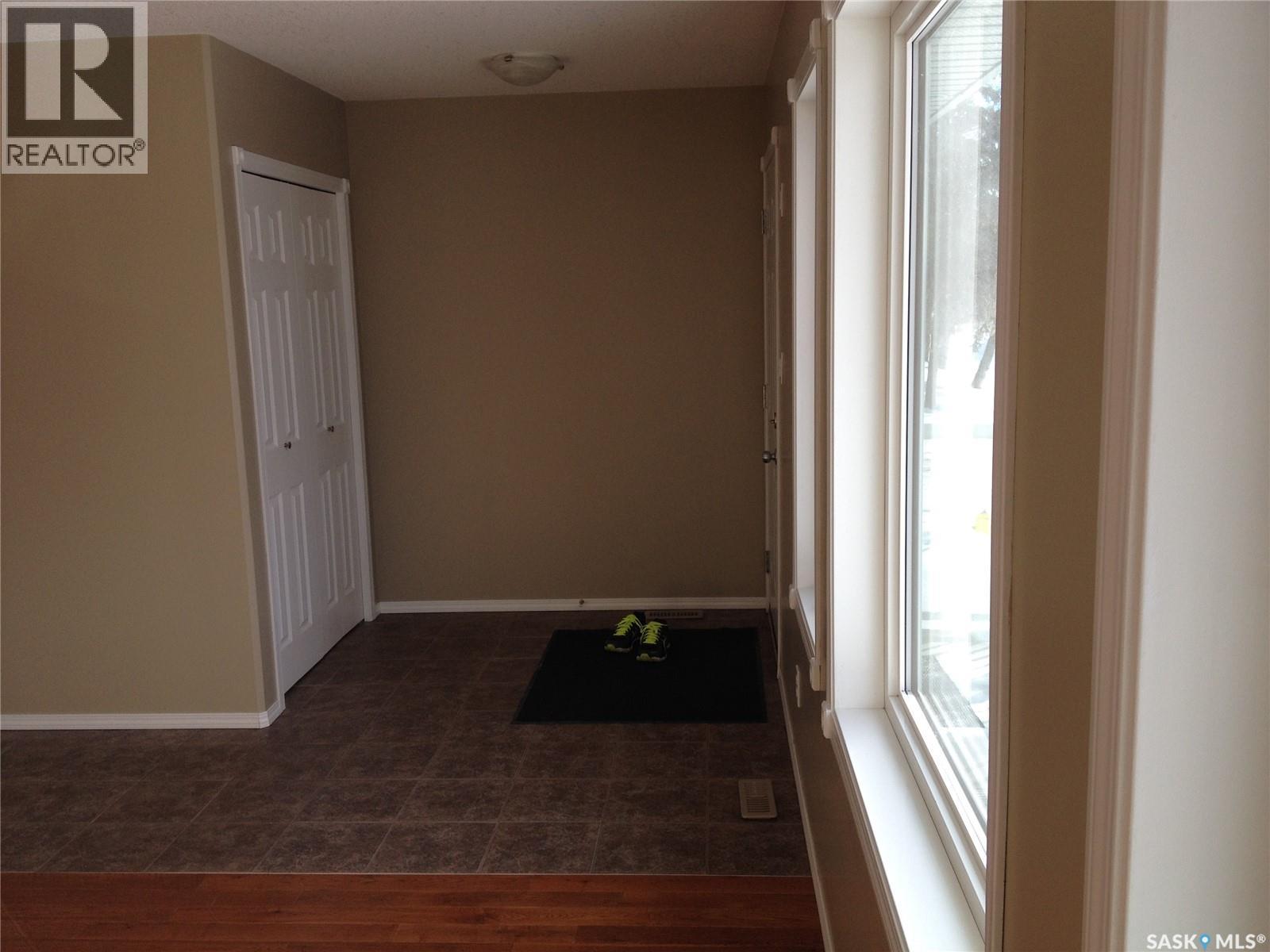 1610 5th Avenue N, Regina, Saskatchewan  S4R 0R5 - Photo 3 - SK031331