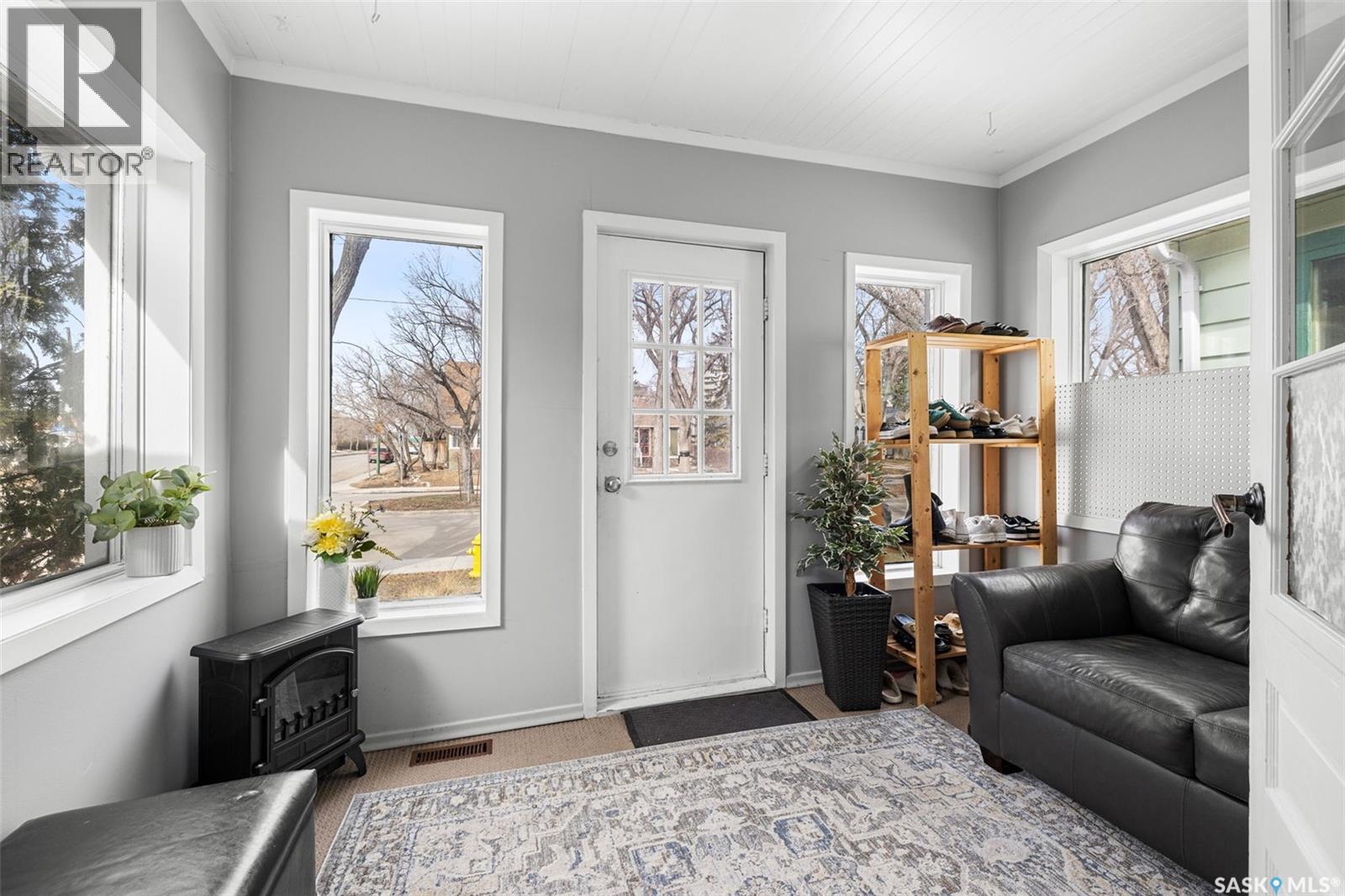 3637 Victoria Avenue, Regina, Saskatchewan  S4T 1M4 - Photo 2 - SK031199