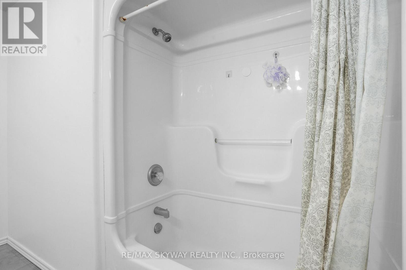 8 Bradley Lane, Brantford, Ontario  N3T 6R5 - Photo 36 - X12924076