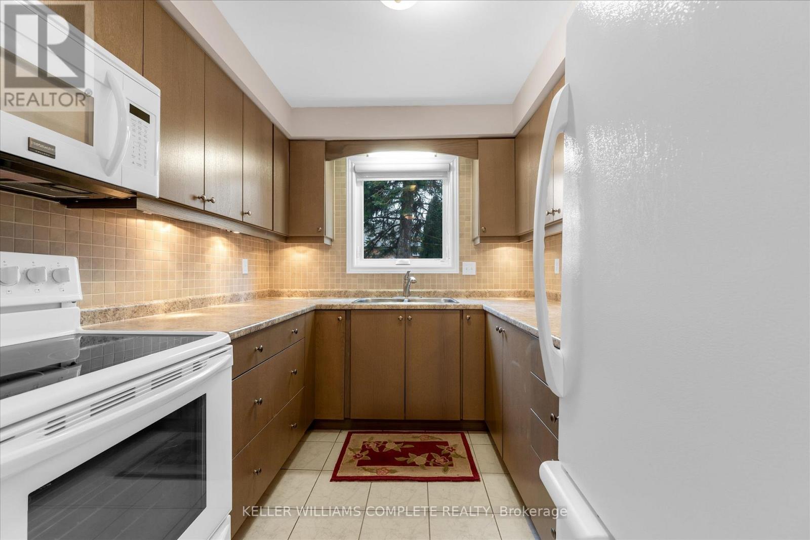 1 - 230 Meadowbrook Drive, Hamilton, Ontario  L9G 4V2 - Photo 12 - X12924114