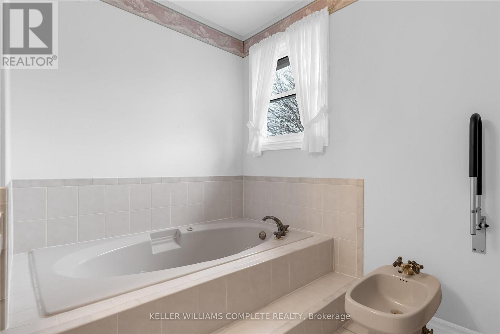 1 - 230 Meadowbrook Drive, Hamilton, Ontario  L9G 4V2 - Photo 24 - X12924114