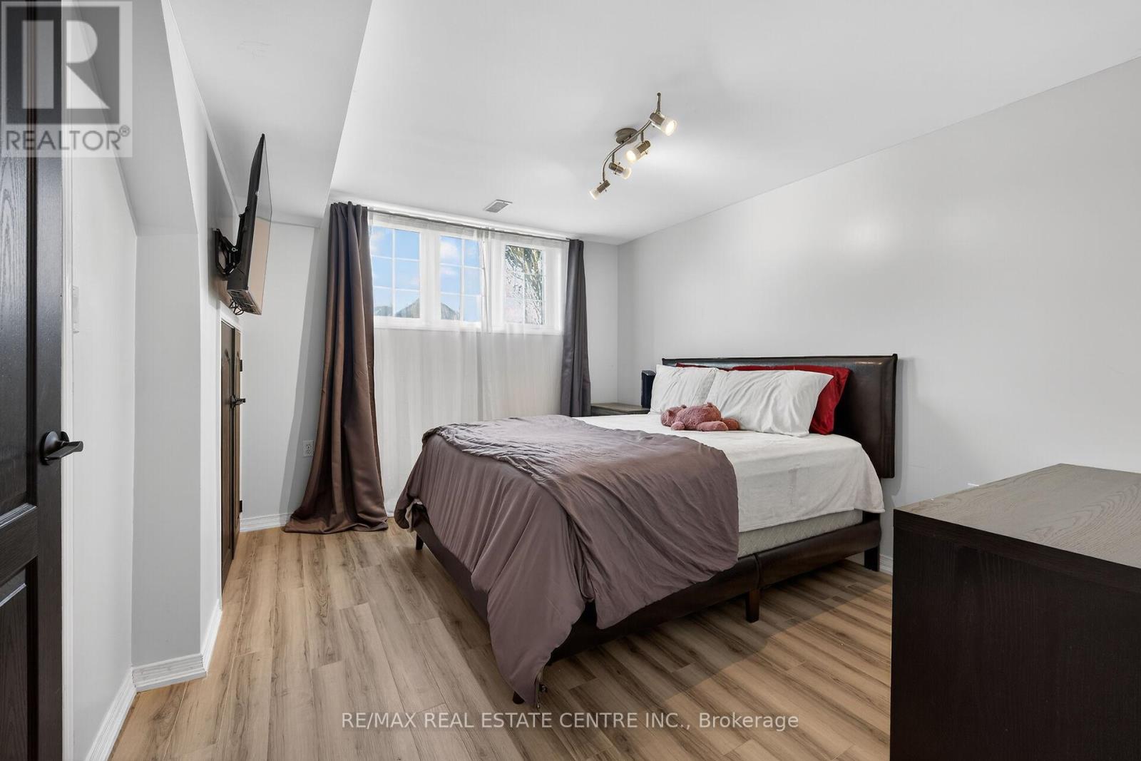 36 Longview Court, Hamilton, Ontario  L0R 1W0 - Photo 42 - X12924196