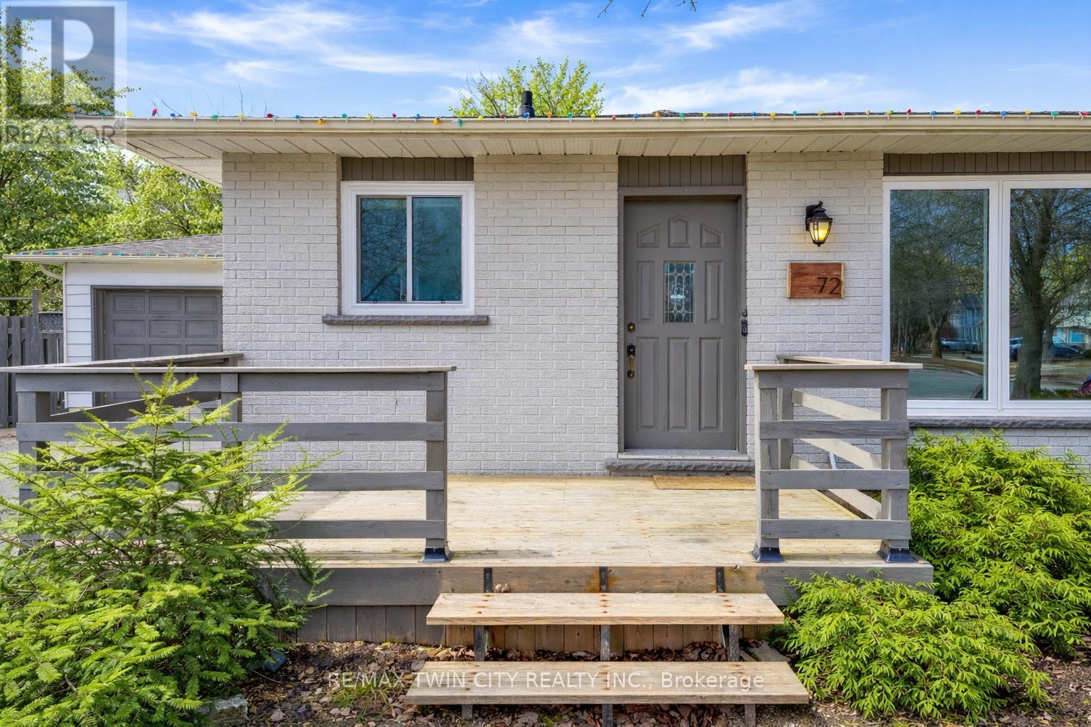 72 St Jerome Crescent, Kitchener, Ontario  N2C 2L2 - Photo 3 - X12924202