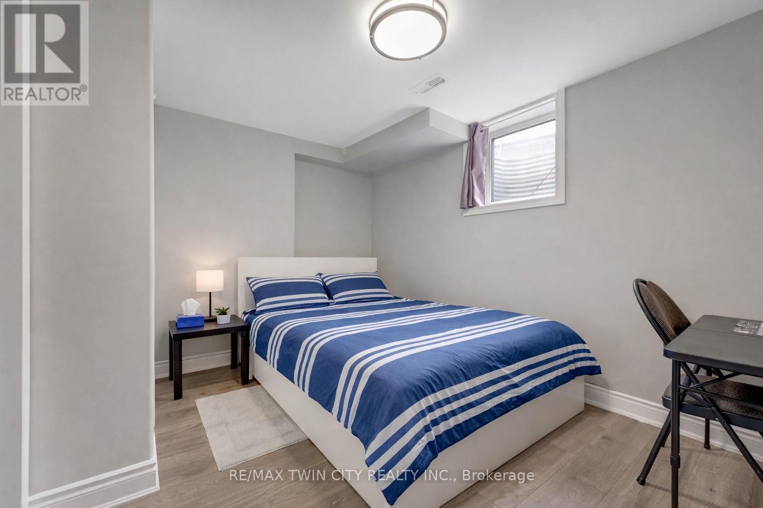 72 St Jerome Crescent, Kitchener, Ontario  N2C 2L2 - Photo 38 - X12924202