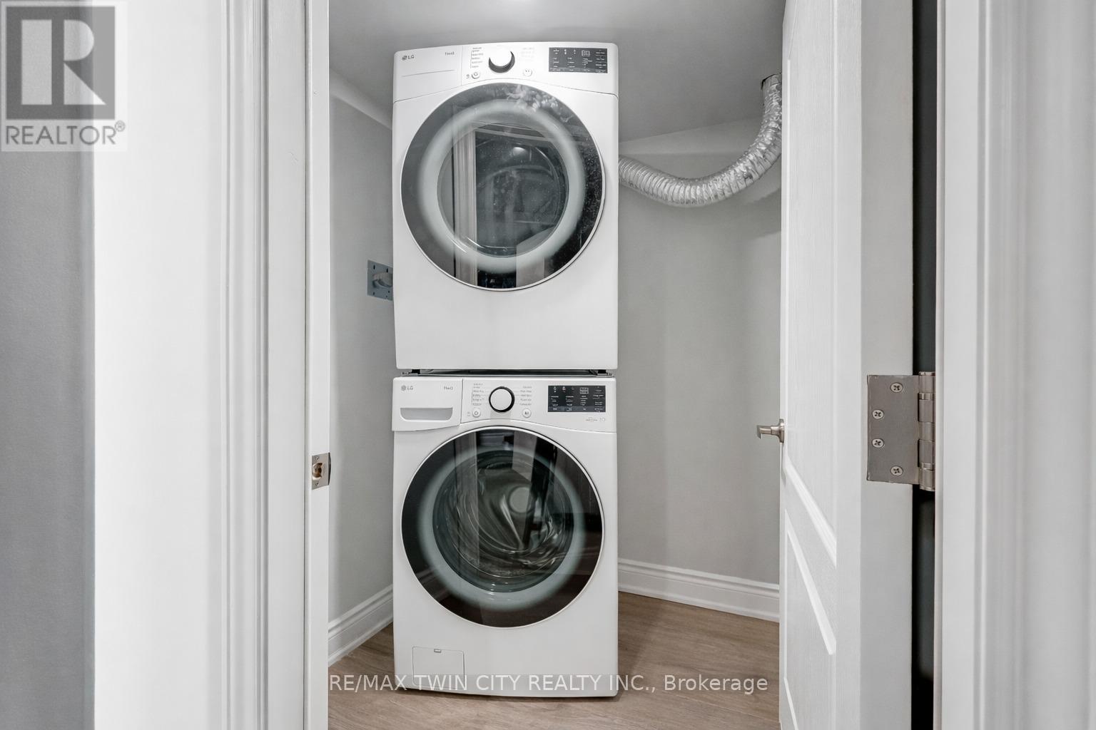 72 St Jerome Crescent, Kitchener, Ontario  N2C 2L2 - Photo 39 - X12924202