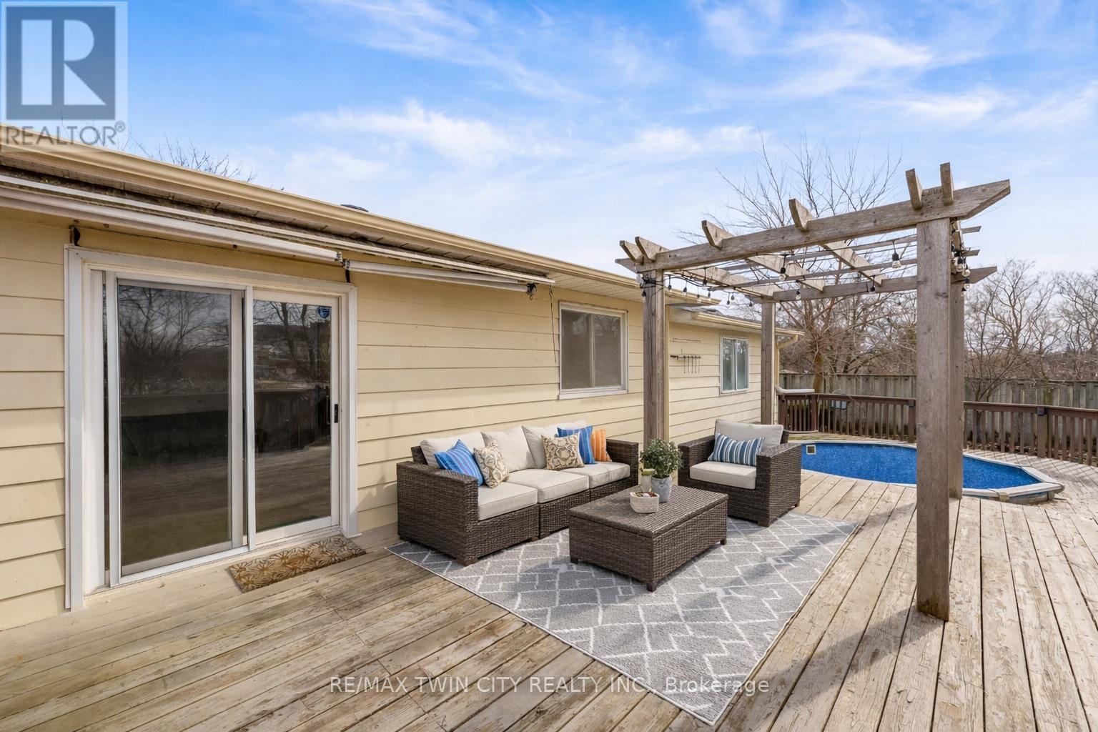 72 St Jerome Crescent, Kitchener, Ontario  N2C 2L2 - Photo 40 - X12924202