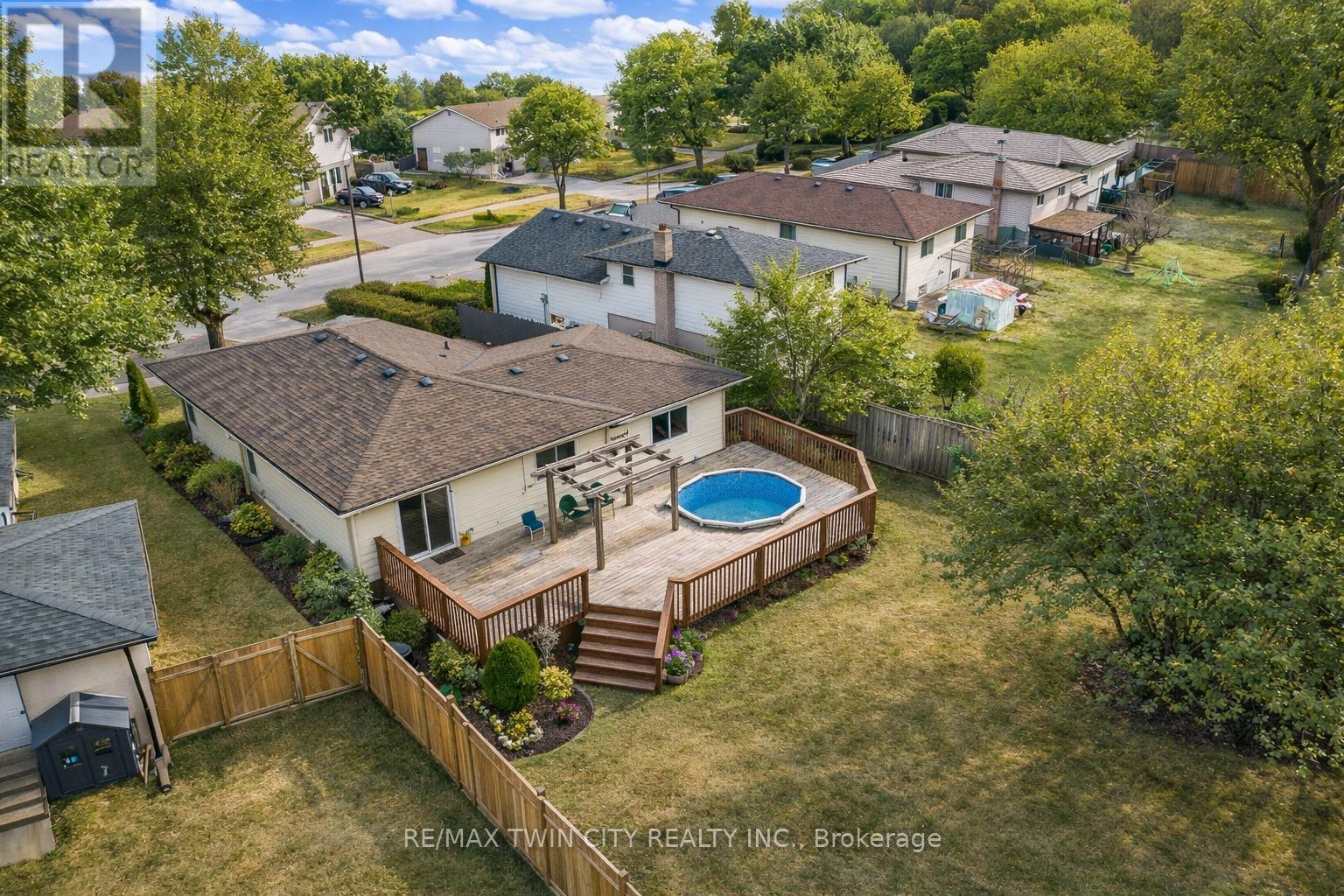 72 St Jerome Crescent, Kitchener, Ontario  N2C 2L2 - Photo 46 - X12924202