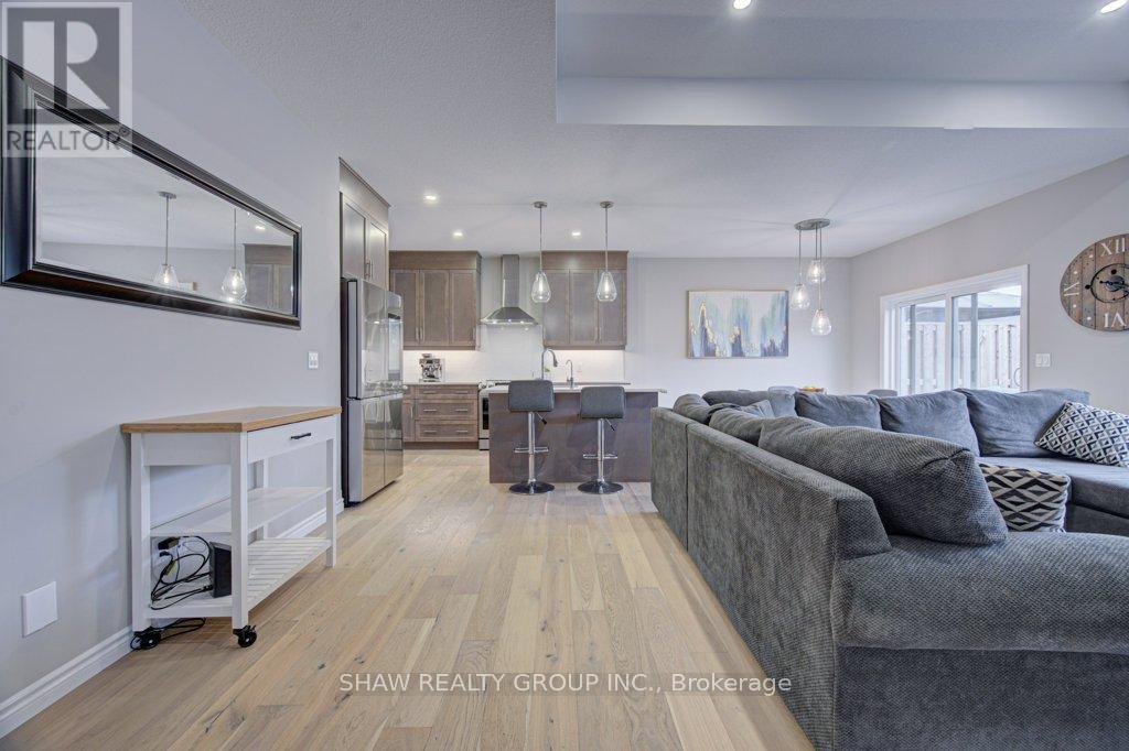 15 Matheson Crescent, East Zorra-Tavistock, Ontario  N0J 1M0 - Photo 12 - X12924338