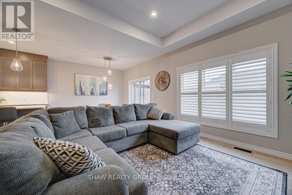 15 Matheson Crescent, East Zorra-Tavistock, Ontario  N0J 1M0 - Photo 13 - X12924338