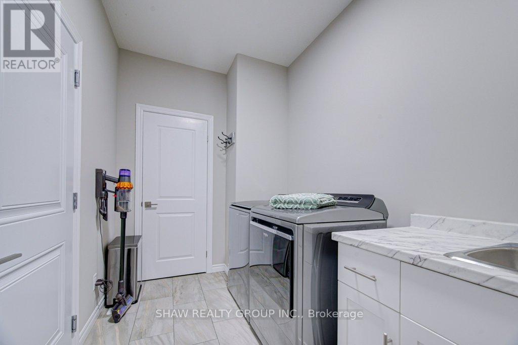 15 Matheson Crescent, East Zorra-Tavistock, Ontario  N0J 1M0 - Photo 8 - X12924338