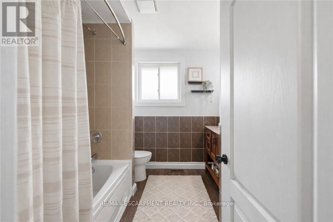 21 Margaret Avenue, Grimsby, Ontario  L3M 4P2 - Photo 12 - X12924384