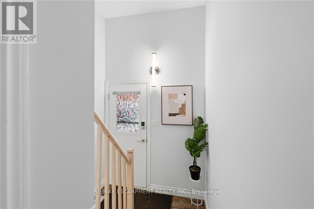 21 Margaret Avenue, Grimsby, Ontario  L3M 4P2 - Photo 15 - X12924384