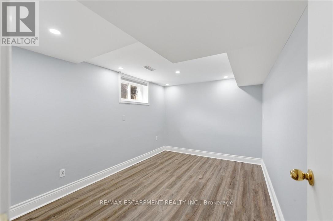 21 Margaret Avenue, Grimsby, Ontario  L3M 4P2 - Photo 20 - X12924384