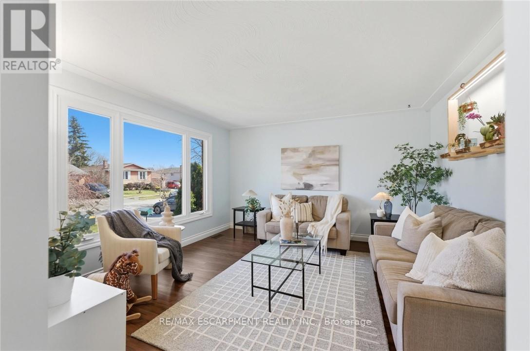 21 Margaret Avenue, Grimsby, Ontario  L3M 4P2 - Photo 7 - X12924384