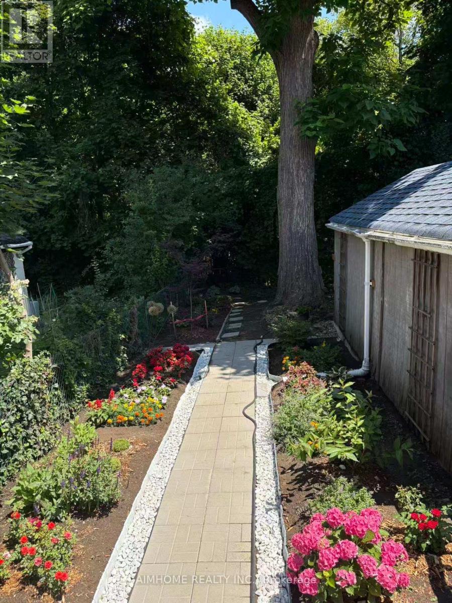 39 Brentcliffe Road, Toronto, Ontario  M4G 3Y4 - Photo 47 - C12923362