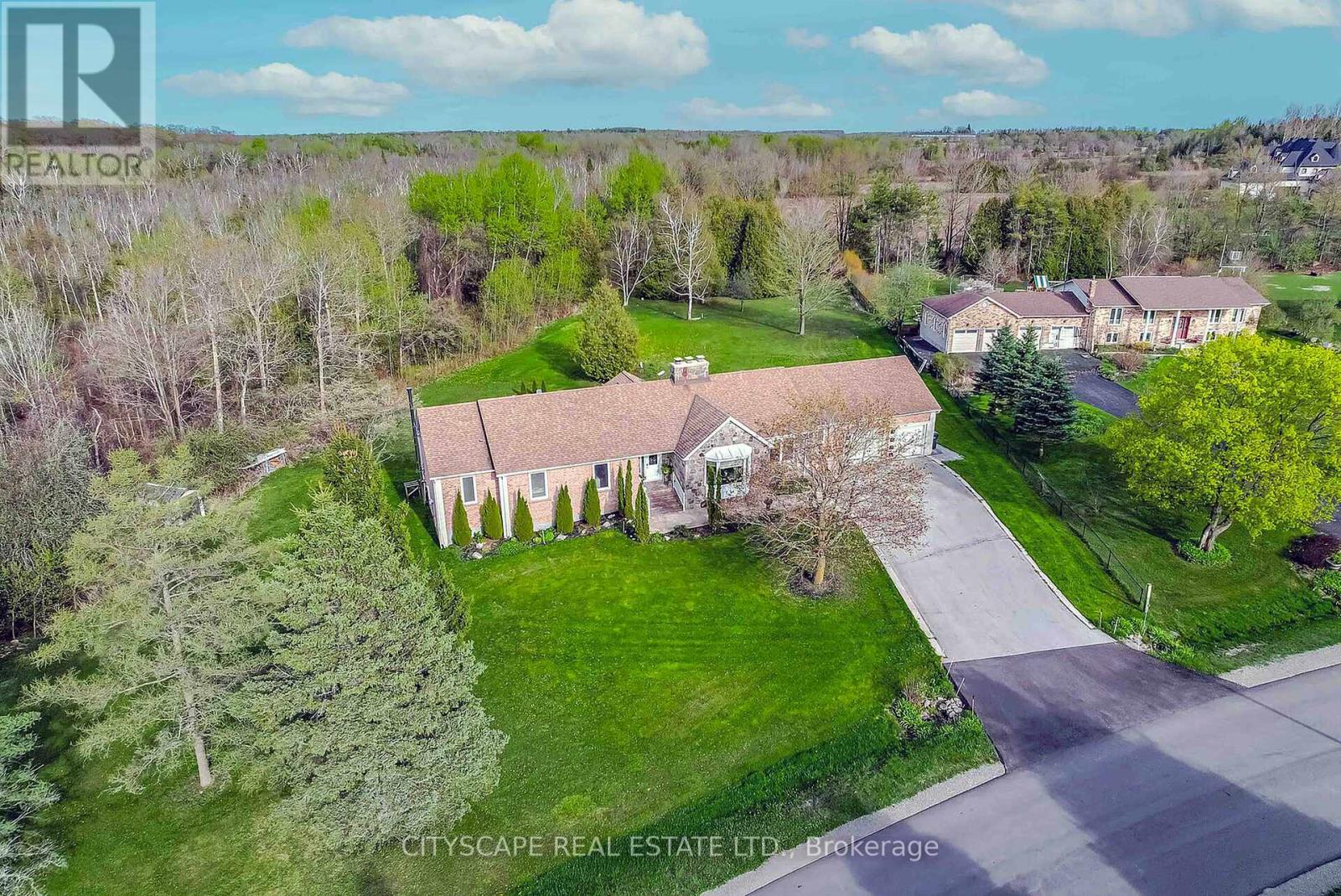 7 Mcconachie Crescent, Caledon, Ontario  L7K 0B9 - Photo 2 - W12921310