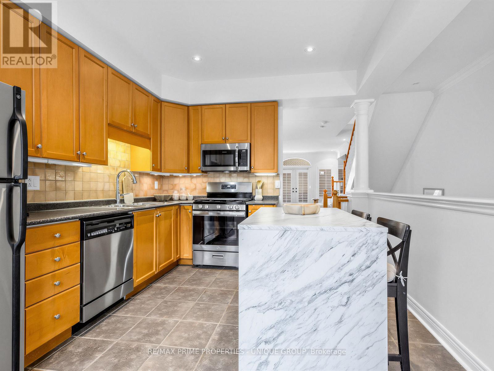 19 James Stock Path, Toronto, Ontario  M8Z 6C6 - Photo 11 - W12923428