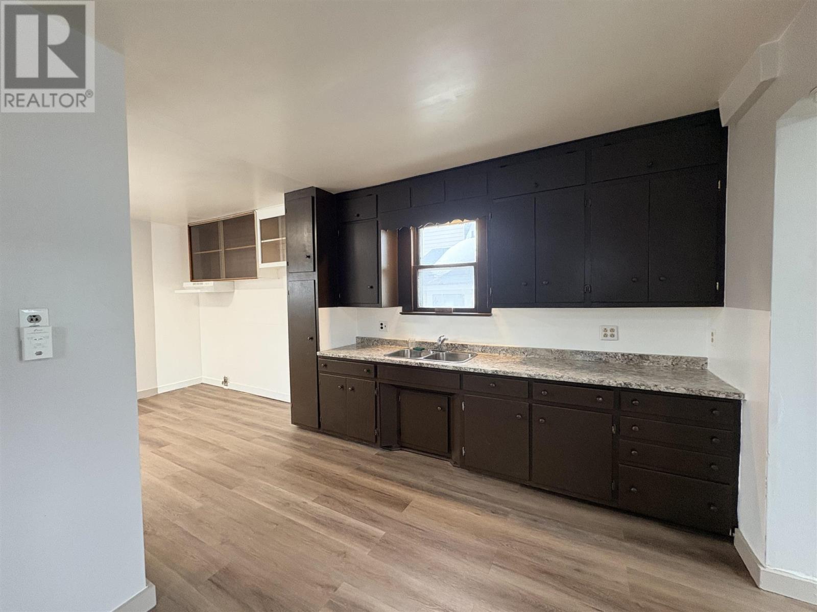 657 Queen St W, Sault Ste. Marie, Ontario P6A 1B1 - Photo 10 - SM260545