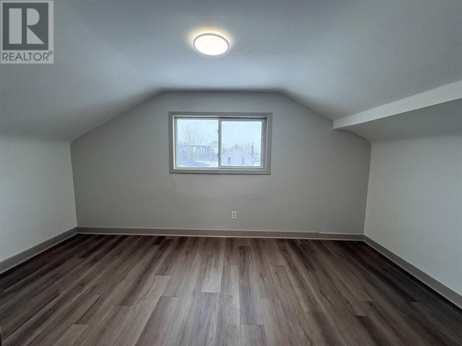 657 Queen St W, Sault Ste. Marie, Ontario P6A 1B1 - Photo 21 - SM260545