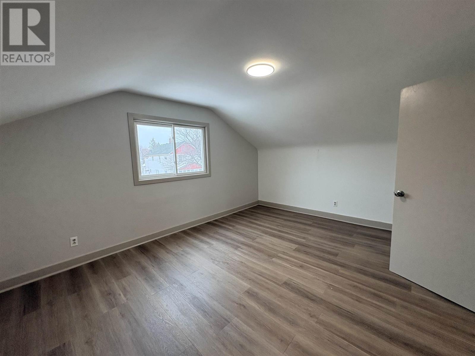 657 Queen St W, Sault Ste. Marie, Ontario P6A 1B1 - Photo 23 - SM260545