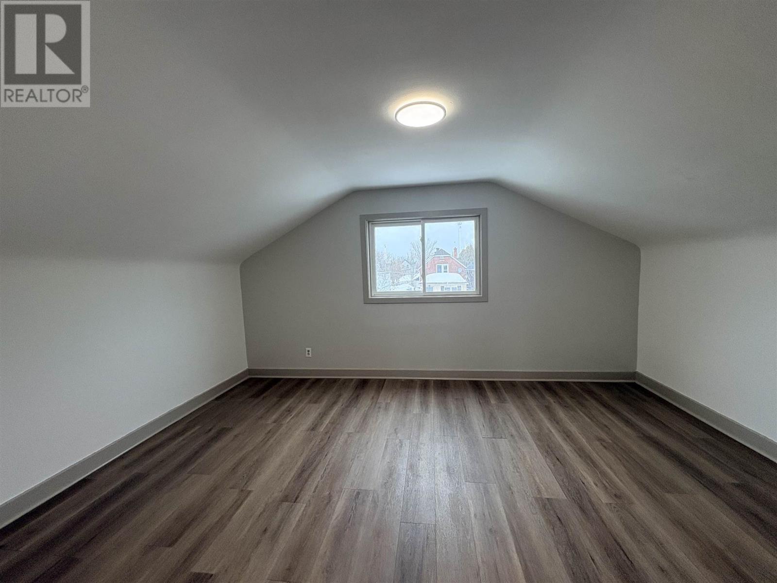 657 Queen St W, Sault Ste. Marie, Ontario P6A 1B1 - Photo 24 - SM260545