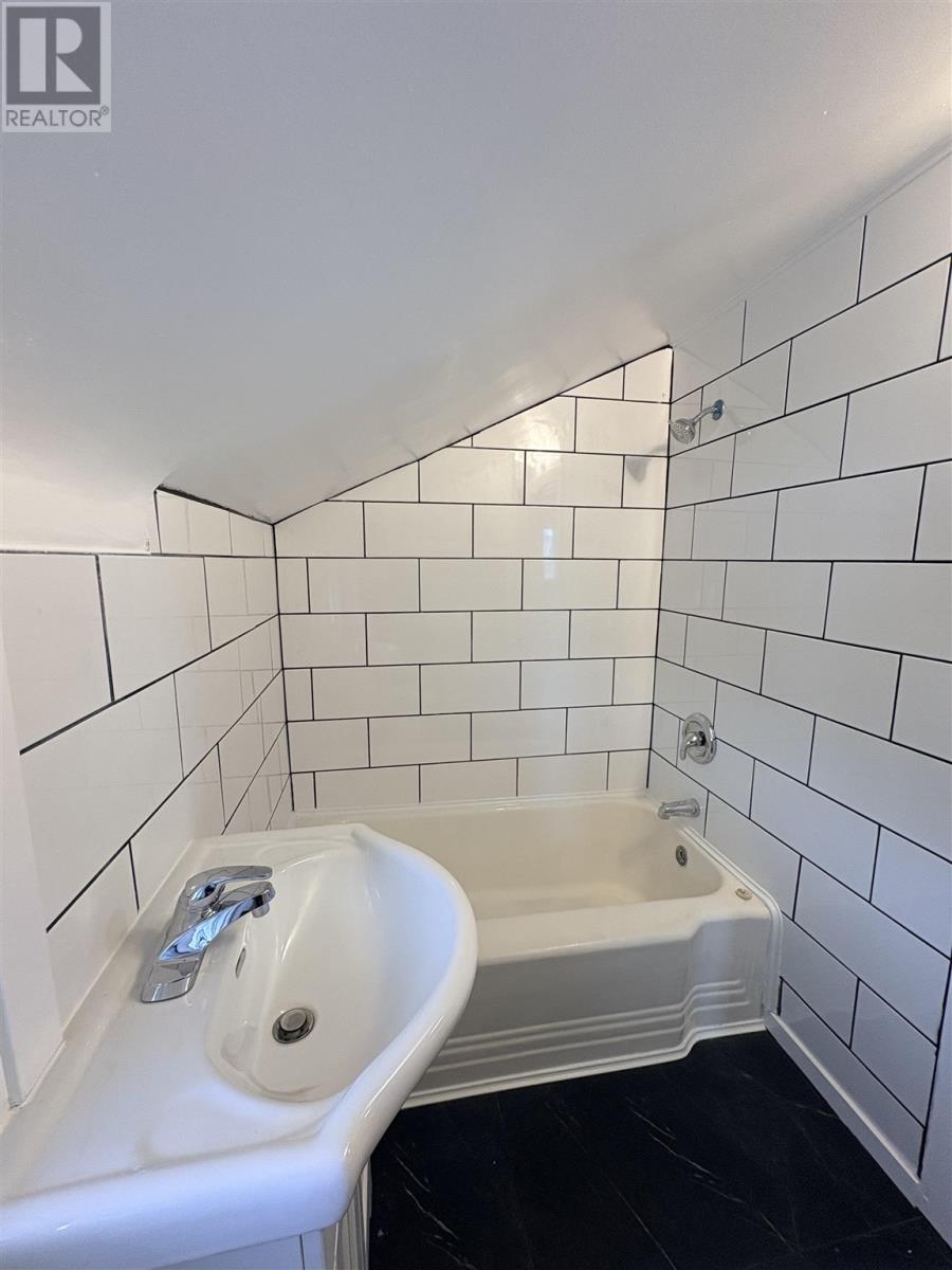 657 Queen St W, Sault Ste. Marie, Ontario P6A 1B1 - Photo 27 - SM260545